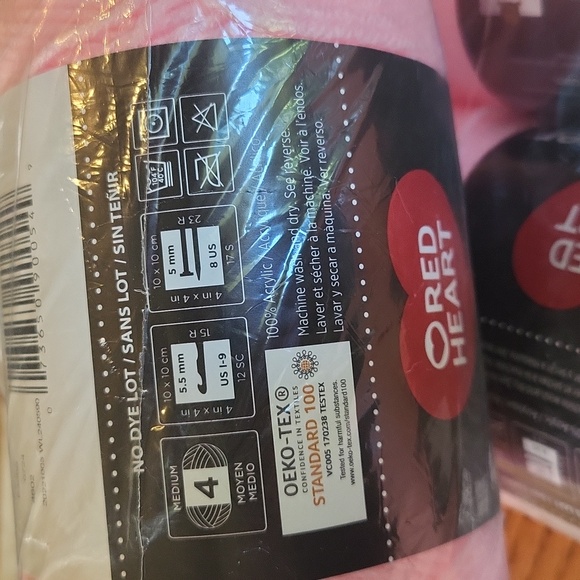 Red Heart Super Saver baby pink yarn - Picture 3 of 4